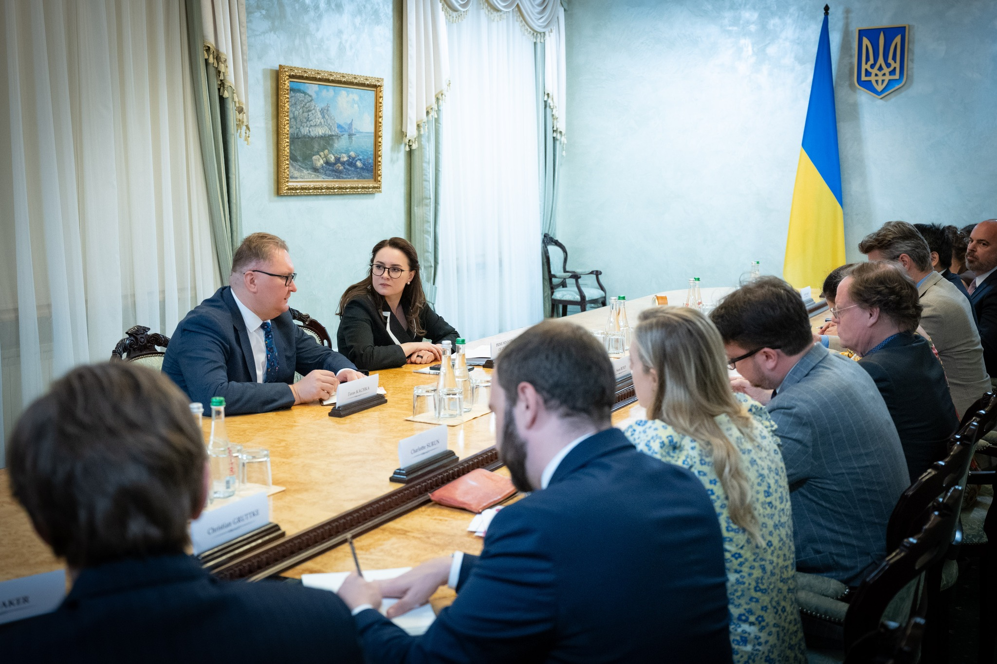 Юлія  Свириденко і Тарас Качка провели зустріч з послами країн «Групи семи». Фото з Урядового порталу